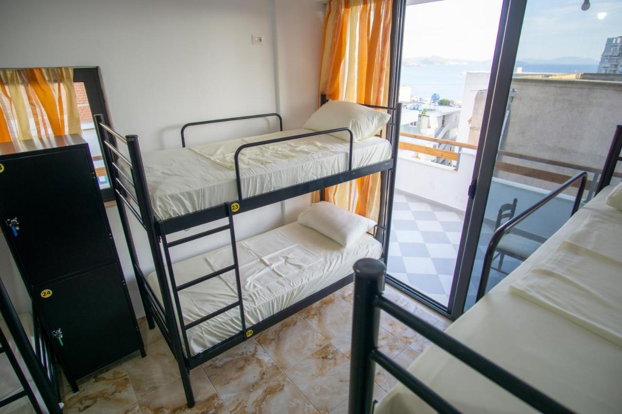 Wallaby Hostel Sarandë Exterior foto