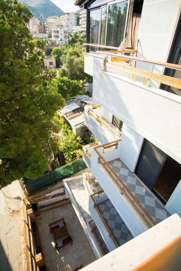 Wallaby Hostel Sarandë Exterior foto