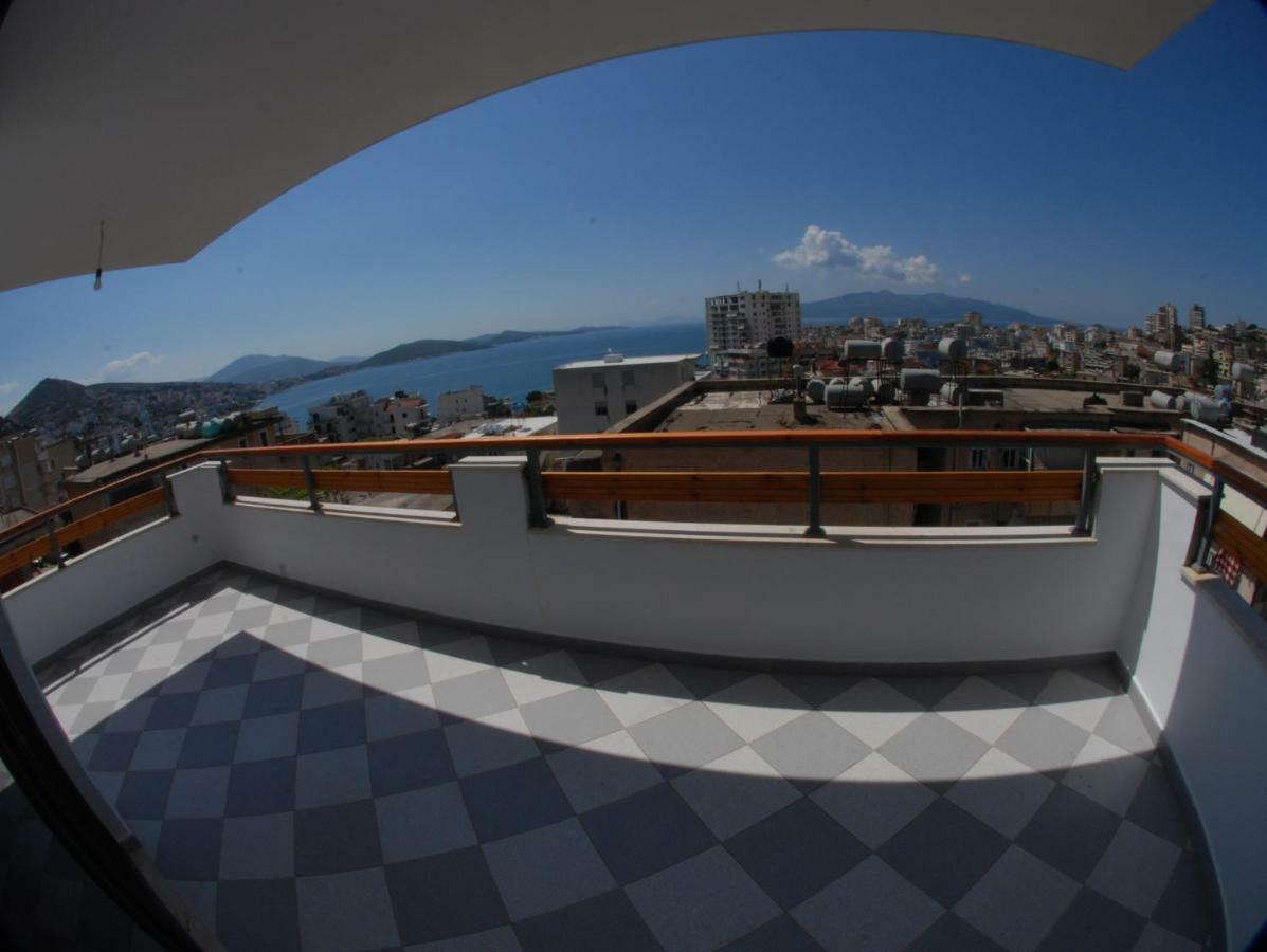 Wallaby Hostel Sarandë Exterior foto
